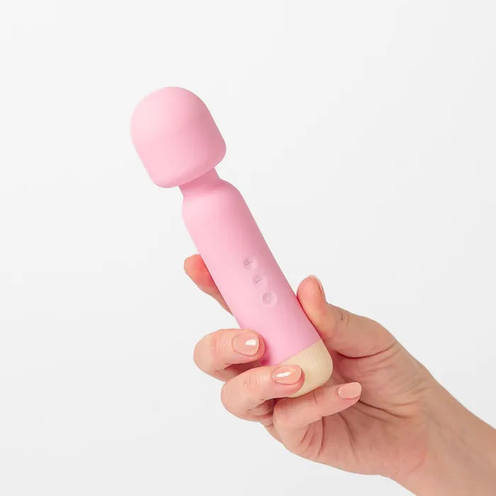 Girls Get Off Wanda USB Rechargeable Massage Wand Secondary image