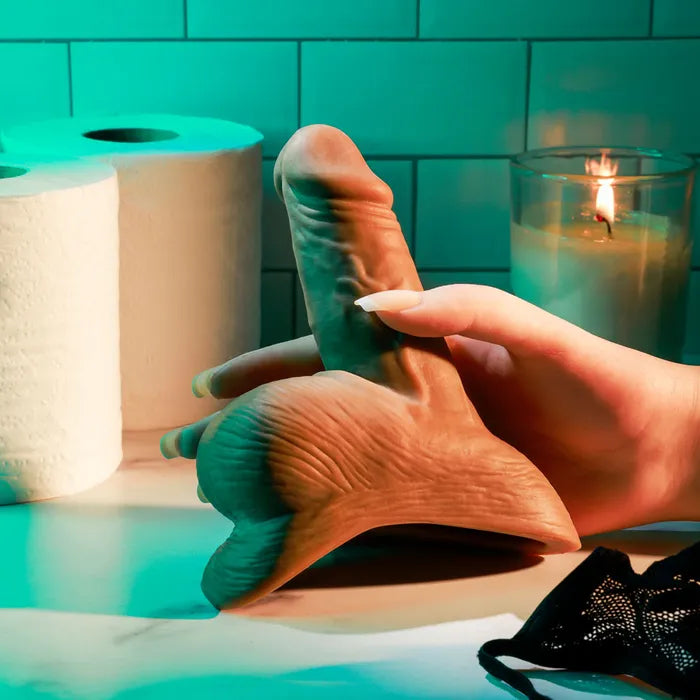 Gender X STAND TO PEE Dark Realistic Stand To Pee Funnel Brown Gender X