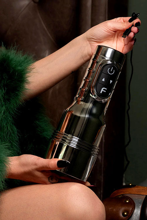 FleshLight Quiver Vibrating & Warming 9.6" Masturbator Fleshlight